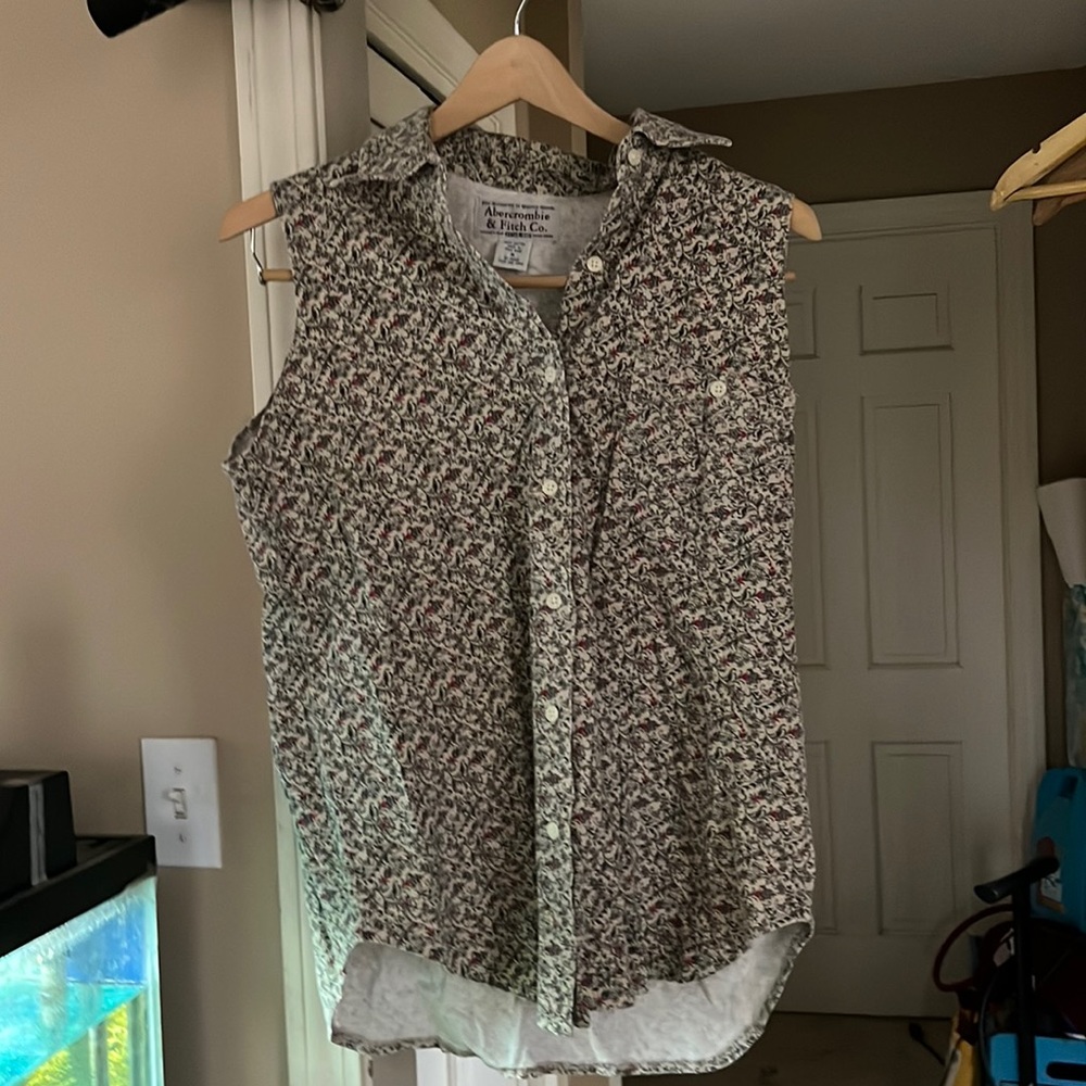 Abercrombie & fitch button down tank top style shirt, red/green floral on beige